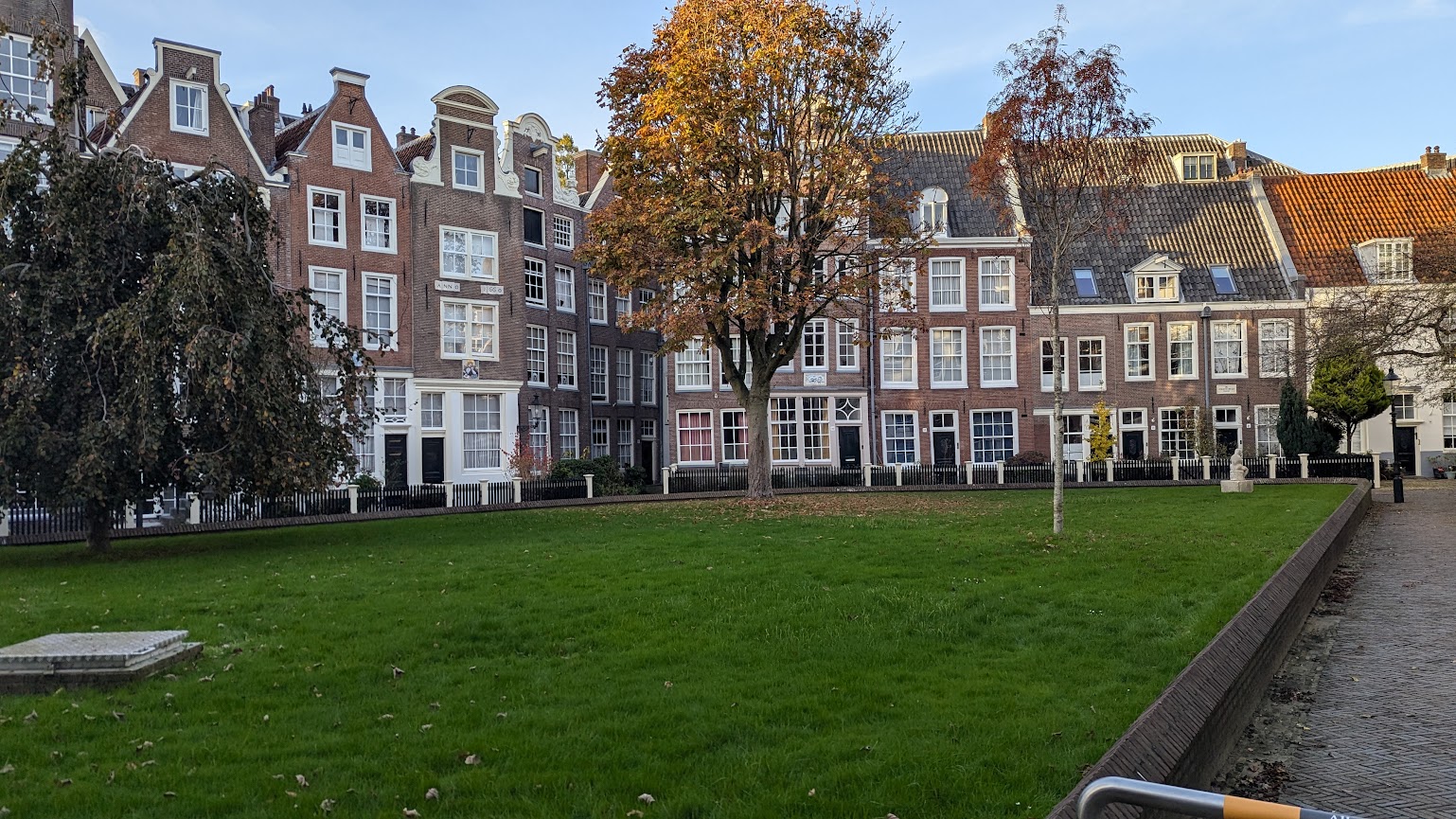 /img/amsterdam2/beguinage2.jpg